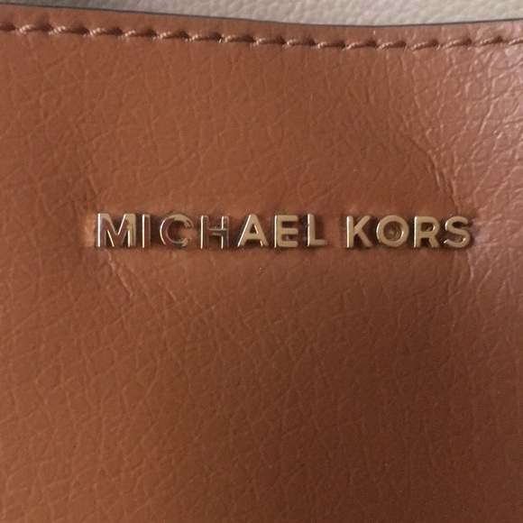 Michael Kors Shoulder Handbag - Picture 2 of 4